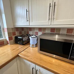 Large With Free Netflix, Amazon Prime, Bromley