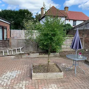 Cambridge Suites Harmondsworth