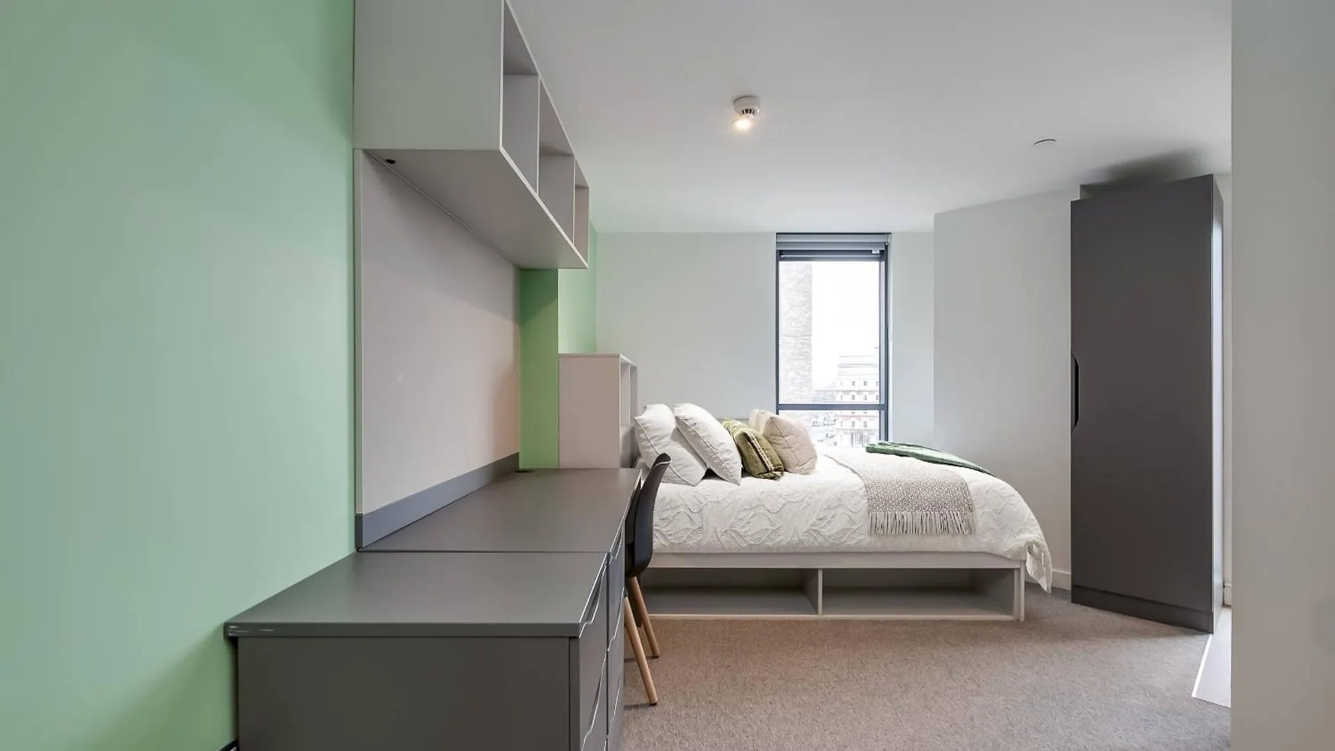 The Best Value Option For The City Centre - Non Students Welcome Belfast Aparthotel